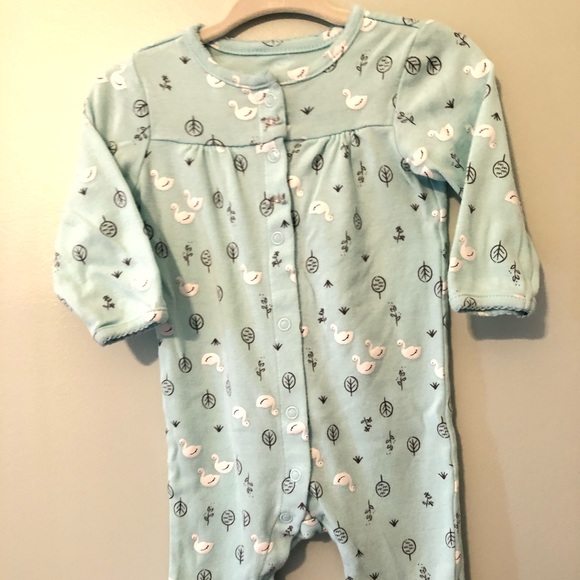 Set of 4 Carters pajamas (6 months) - Picture 4 of 5